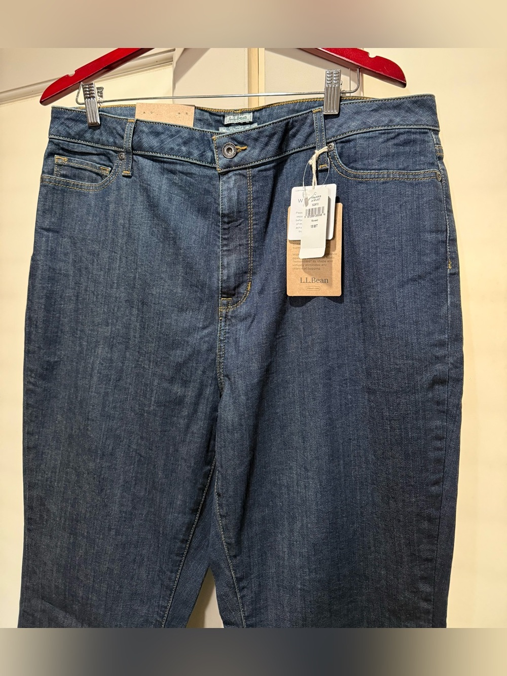 L.L.Bean Jeans NWT - Women's size 18 MT True Shape High Rise Classic Bootcut - Picture 3 of 6